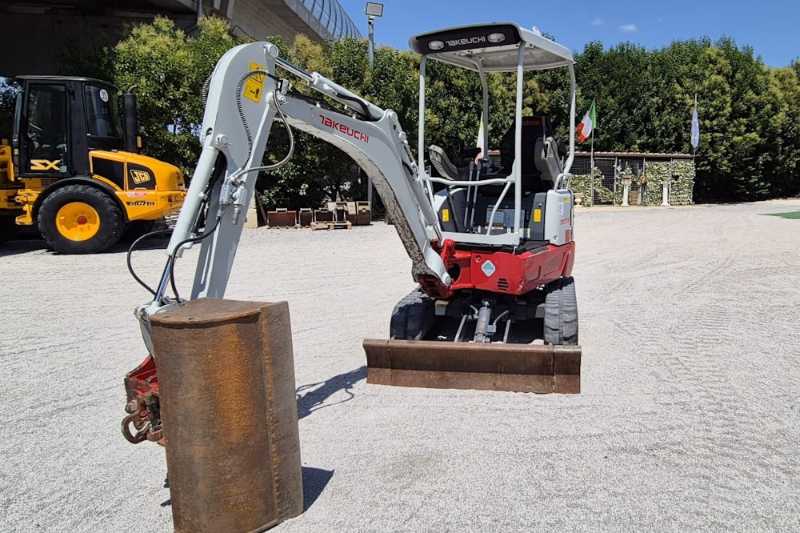 OmecoHub - Immagine TAKEUCHI TB217R
